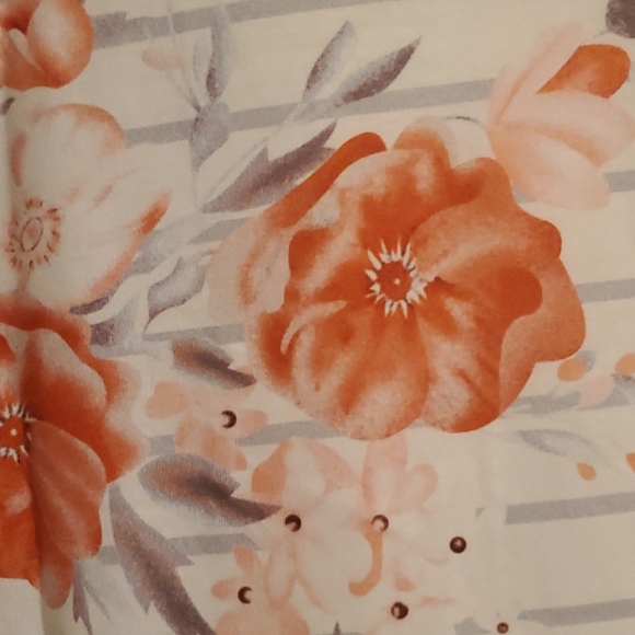 Womens tunic gorgeous design colors too - Picture 6 of 7